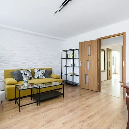 Dreamy Winiary Estate By Renters Appartement