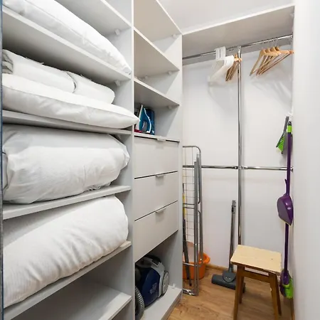 Dreamy Winiary Estate By Renters * 포즈난