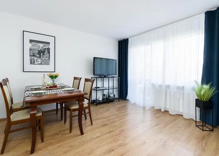 Dreamy Winiary Estate By Renters 波兹南