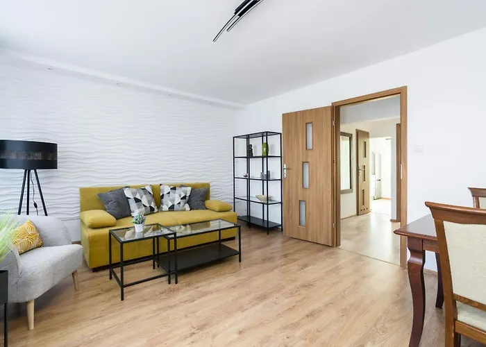 Dreamy Winiary Estate By Renters 公寓